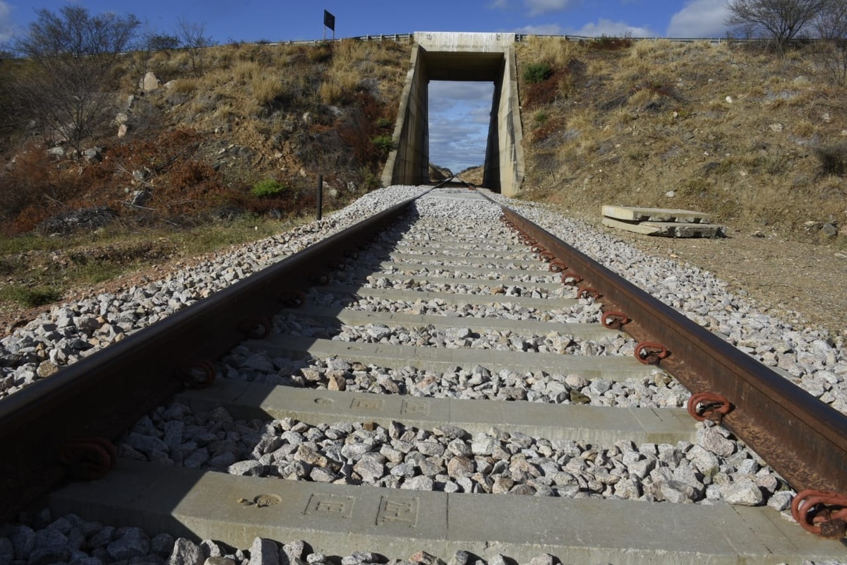 Rafael busca reativação de trecho da ferrovia que liga Caxias (MA) a Altos (PI)
