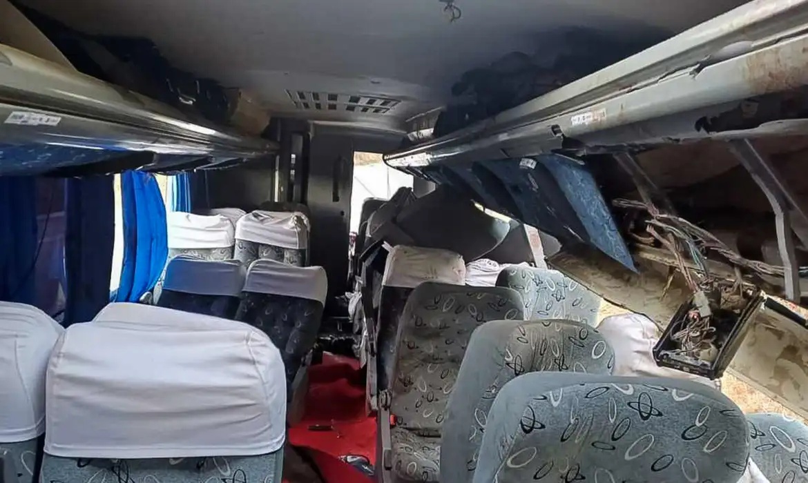 Veiculo levava 40 passageiros; 17 estão internados em Garanhuns