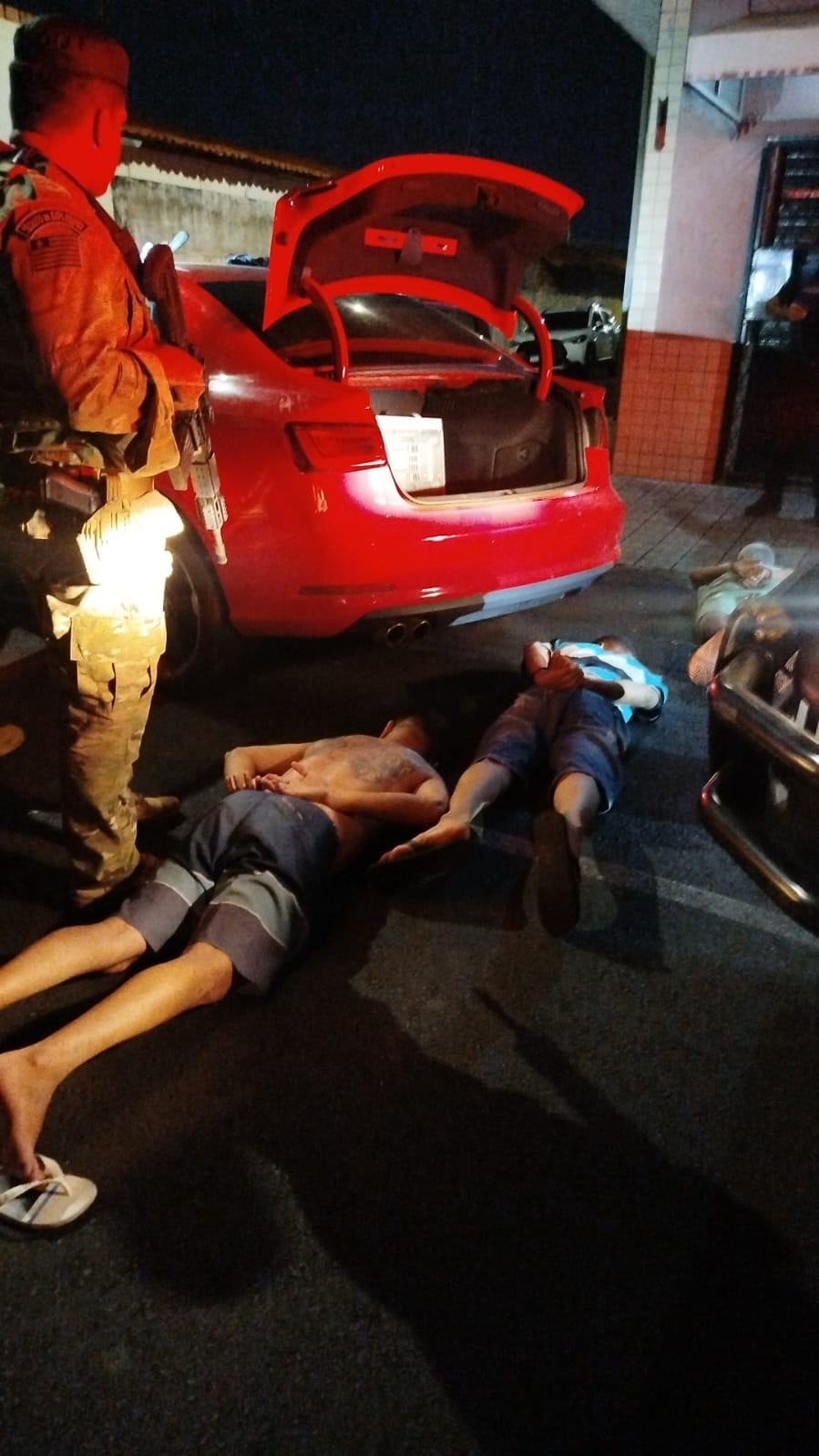 BOPE prende trio com arma de fogo durante abordagem em Teresina