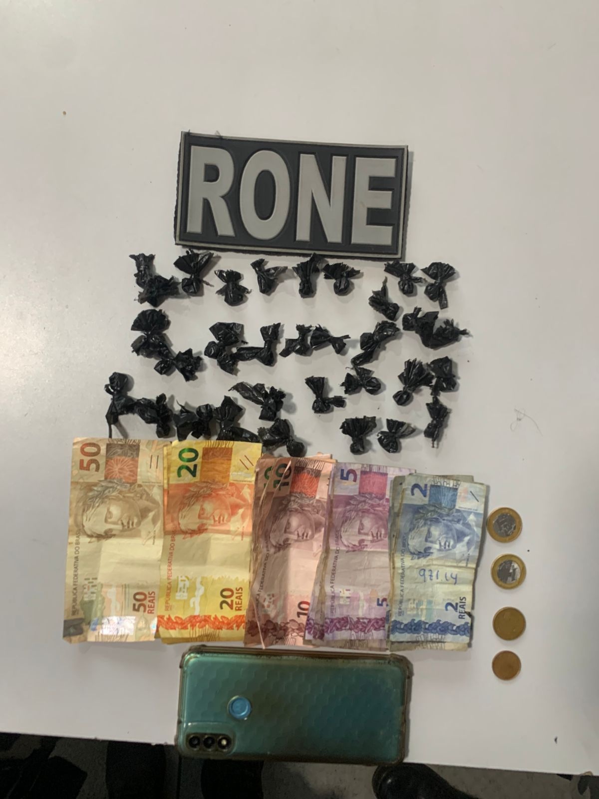 Homem é preso com cocaína e dinheiro na zona Norte de Teresina