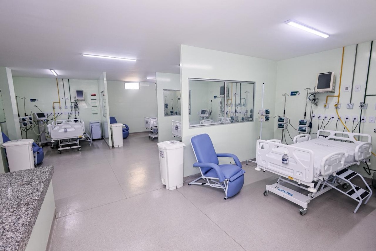 Rafael Fonteles entrega novos leitos de UTI no Instituto Natan Portella