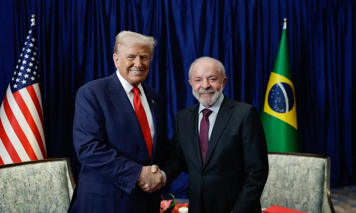 Trump retira tarifa de 40% sobre produtos do Brasil como café e carne