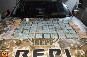 BEPI apreende arma de fogo, drogas e R$ 50 mil durante ação em Teresina (Foto: Divulgação)