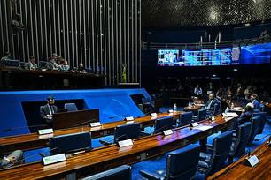 CCJ do Senado aprova fim da escala 6x1 e prevê jornada de 36h semanais