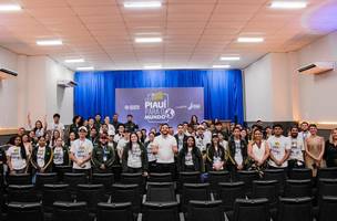 Estudantes da rede estadual retornam ao Brasil após intercâmbio de 30 dias (Foto: Divulgação)