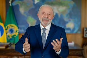 Lula quer incluir inadimplentes do FIES em pacote contra endividamento