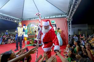 Timon realiza “Natal da Família” e entrega decoração natalina na Praça São José (Foto: Divulgação)
