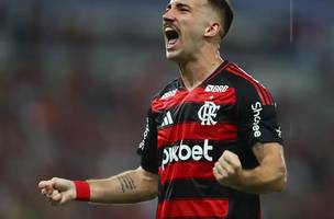 Flamengo derrota Botafogo e assume liderança do Carioca (Foto: Gilvan de Souza)