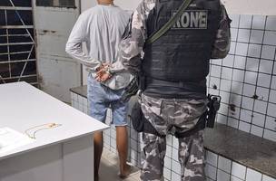 Homem é preso pelo Rone durante abordagem na BR-316, em Teresina (Foto: Divulgação)