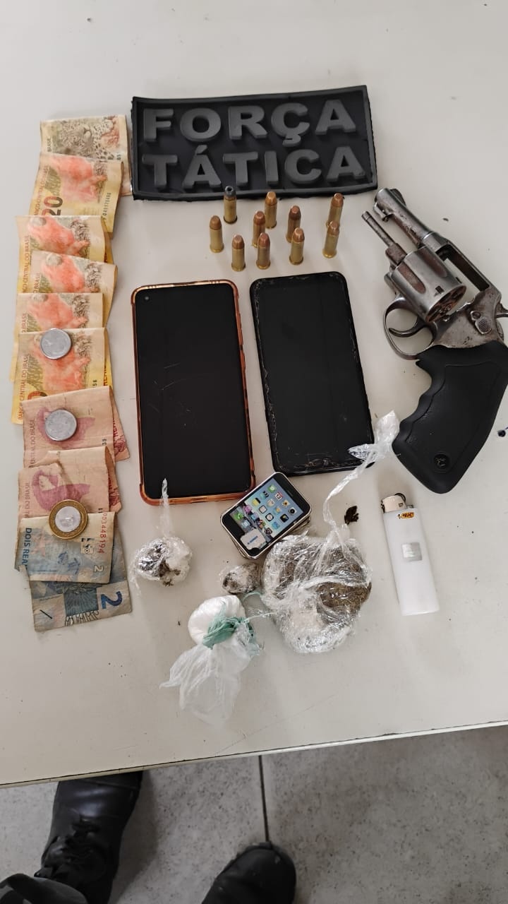 Indivíduo natural de Goiás é preso com drogas, dinheiro e arma de fogo