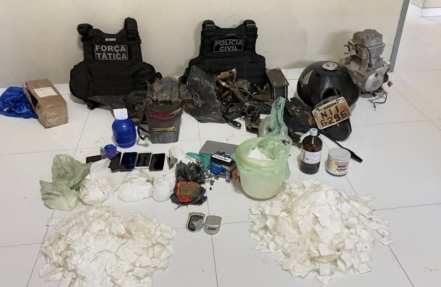 Polícia prende três pessoas por furto e tráfico de drogas em Valença do Piauí