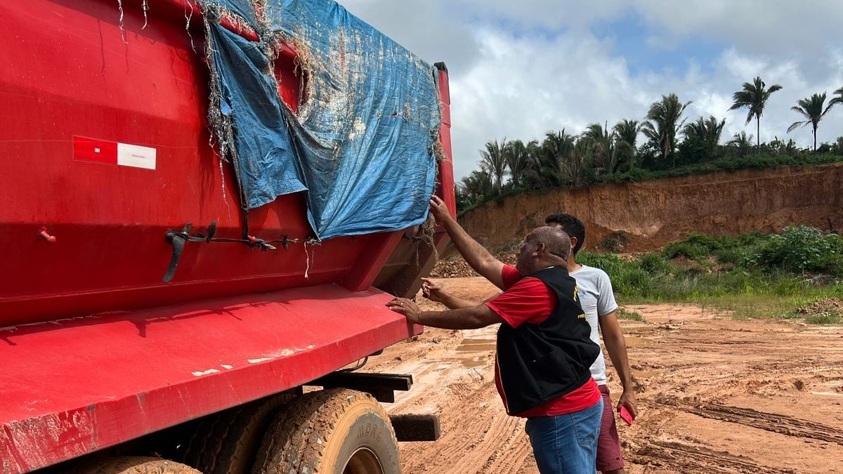 SDU Norte realiza operação de fiscalização de caminhões sem lona