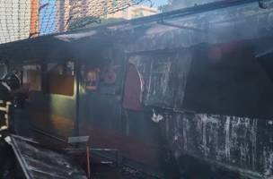 Incêndio de grande proporção deixa hamburgueria totalmente destruída em Teresina (Foto: Divulgação)