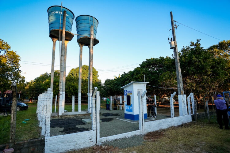 Prefeitura de Timon garante abastecimento de água e iluminação de campo