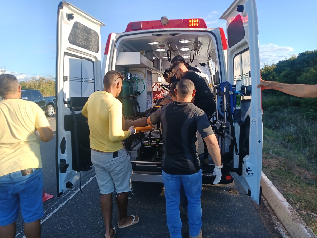 Dois homens ficam feridos após sofrerem acidente na BR-135, Piauí