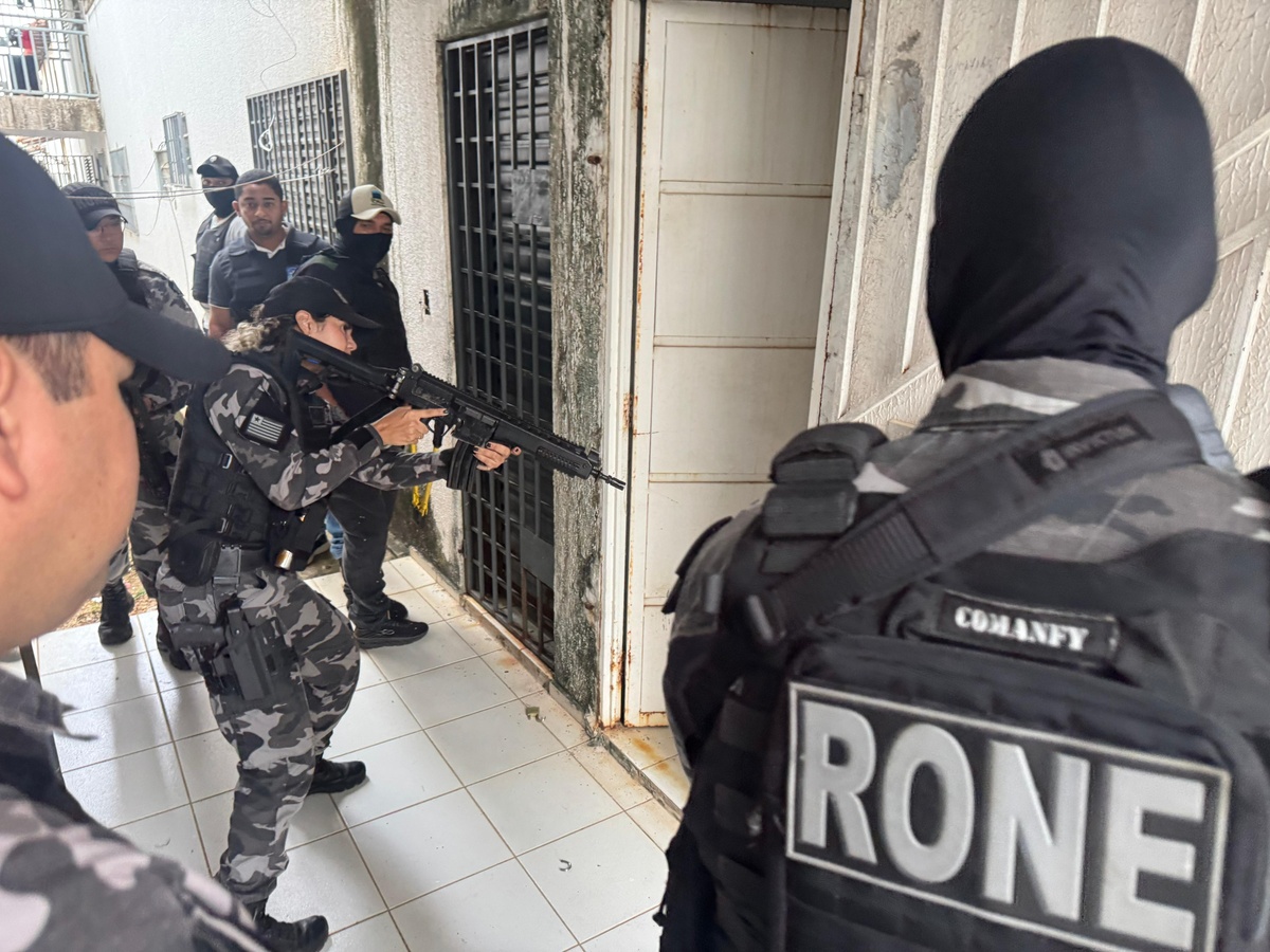 DRACO cumpre mandados contra facção que expulsava moradores de suas casas