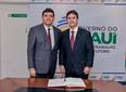 Governador transfere cargo ao presidente da Alepi para viajar com Lula à China