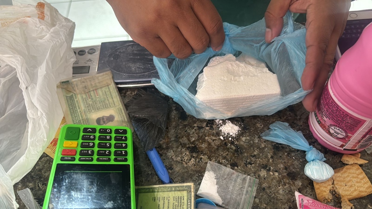 Irmãos são presos por tráfico de drogas em bares na zona Sudeste de Teresina