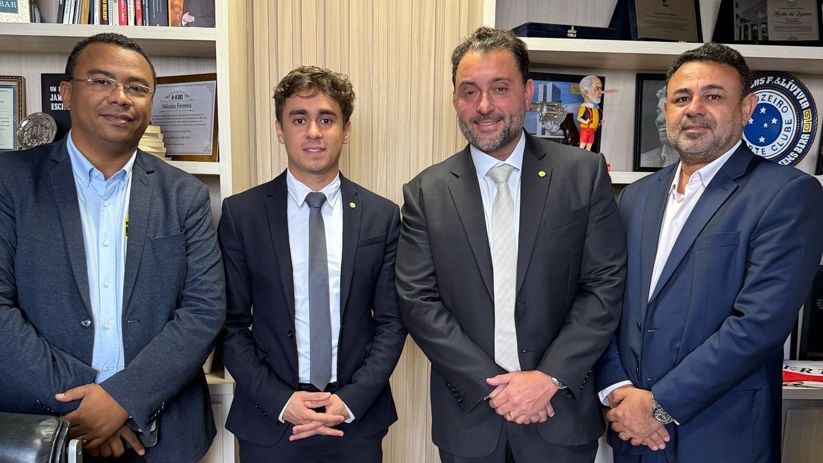 Secretário convida Nikolas Ferreira para participar de evento em Teresina