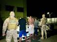Trio é preso com celulares, rádios comunicadores e arma caseira em Teresina