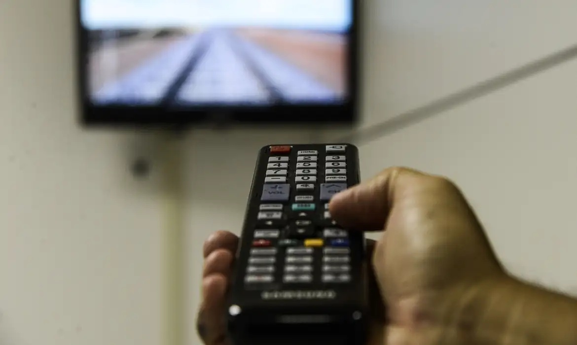 TV boxes: Anatel e Ancine vão atuar para combater pirataria de filmes e séries