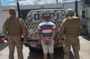 Adolescente é apreendido com drogas, arma e dinheiro em Teresina (Foto: Divulgação)