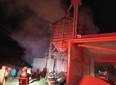 Bombeiros combatem incêndio de grande proporção em fábrica em Teresina