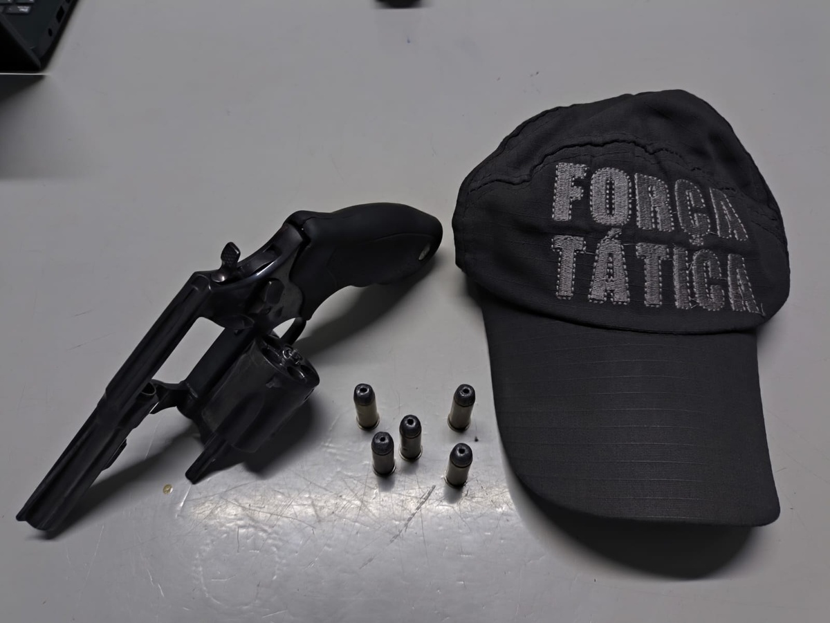 Homem é flagrado com arma de fogo na zona Sudeste de Teresina