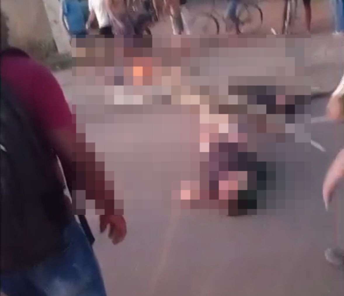 Jovens morrem eletrocutados ao tentarem tirar pipa de fio energizado em Timon