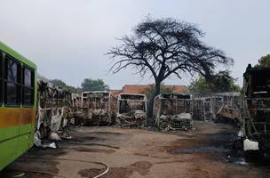 Mais de 10 ônibus escolares são destruídos em incêndio em Teresina; assista (Foto: Divulgação)