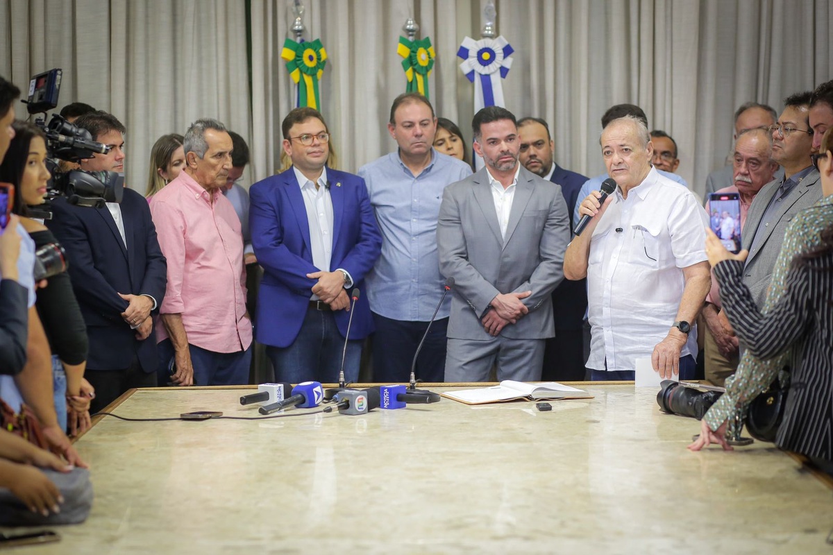 Prefeito Silvio Mendes empossa novos secretários municipais; veja mudanças