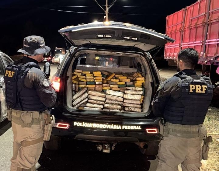 PRF apreende 210 kg de cocaína e 20 kg de skunk em operação na BR 316 em Picos