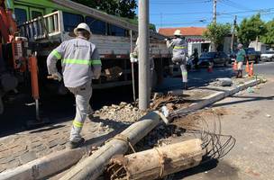 Colisões em postes de energia afetam centenas de pessoas e causam prejuízos (Foto: Divulgação)