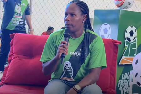 Lenda do futebol, Formiga inspira jovens e abre Taça das Favelas 2025 em Timon