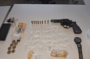 PMPI captura indivíduo por porte ilegal de arma de fogo e tráfico de drogas (Foto: Divulgação)
