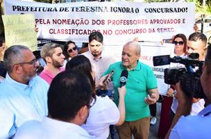 Prefeito Silvio Mendes recebe manifestantes e esclarece a situação de concurso (Foto: Divulgação)