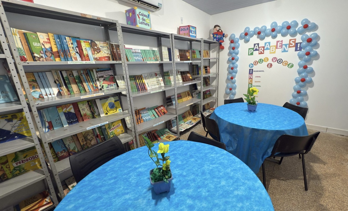 EMEF Dona Sinhara inaugura biblioteca para incentivar leitura literária
