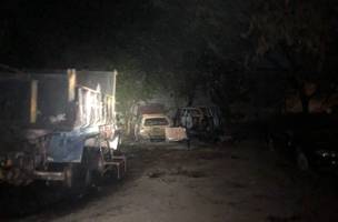 Incêndio atinge oficina e destrói vários veículos na zona Leste de Teresina (Foto: Divulgação)