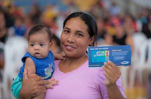 Prefeitura de Timon entrega cartões do programa Maranhão Livre da Fome (Foto: Divulgação)