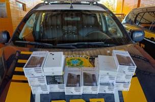 PRF apreende carga de celulares sem nota fiscal em ônibus no Piauí (Foto: Divulgação)