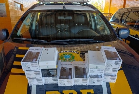 PRF apreende carga de celulares sem nota fiscal em ônibus no Piauí