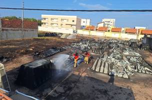 Bombeiros controlam 3 incêndios simultâneos em Teresina, Campo Maior e Parnaíba (Foto: Divulgação)