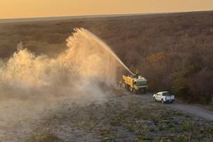 Brigadistas atuam no combate a incêndio em São Raimundo Nonato (Foto: Divulgação)