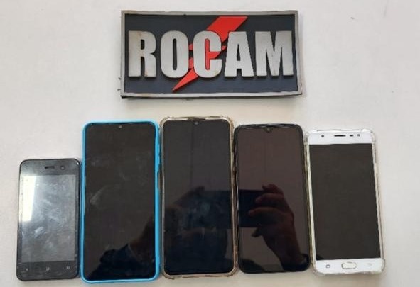 Homem é preso com celulares roubados na Praça da Bandeira, em Teresina