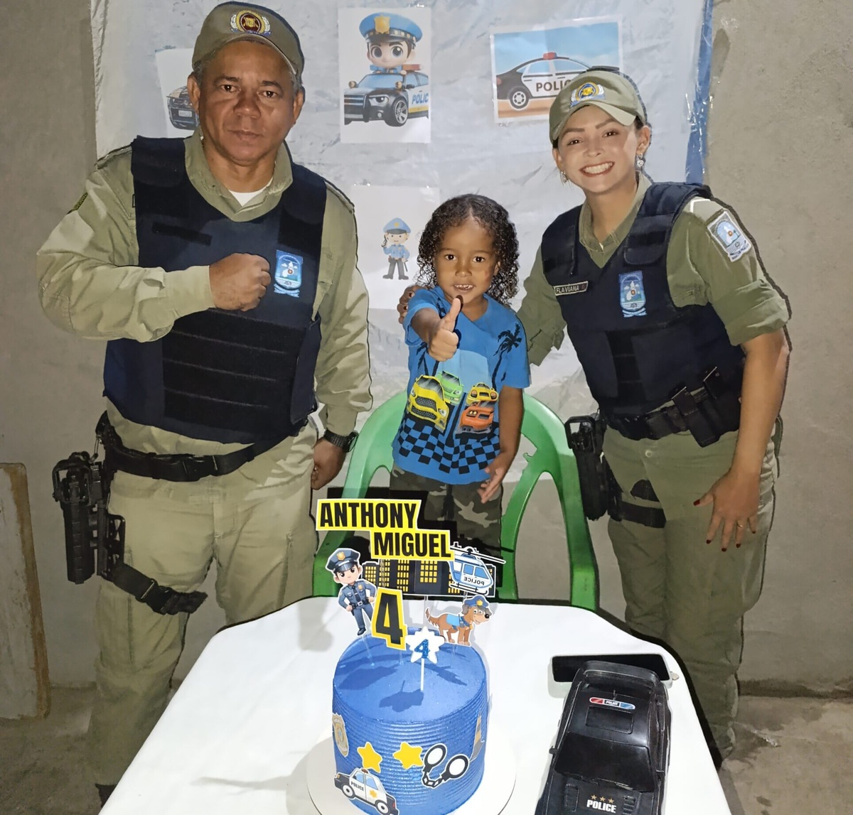Polícia Militar realiza surpresa em festa de aniversário de criança em Floriano