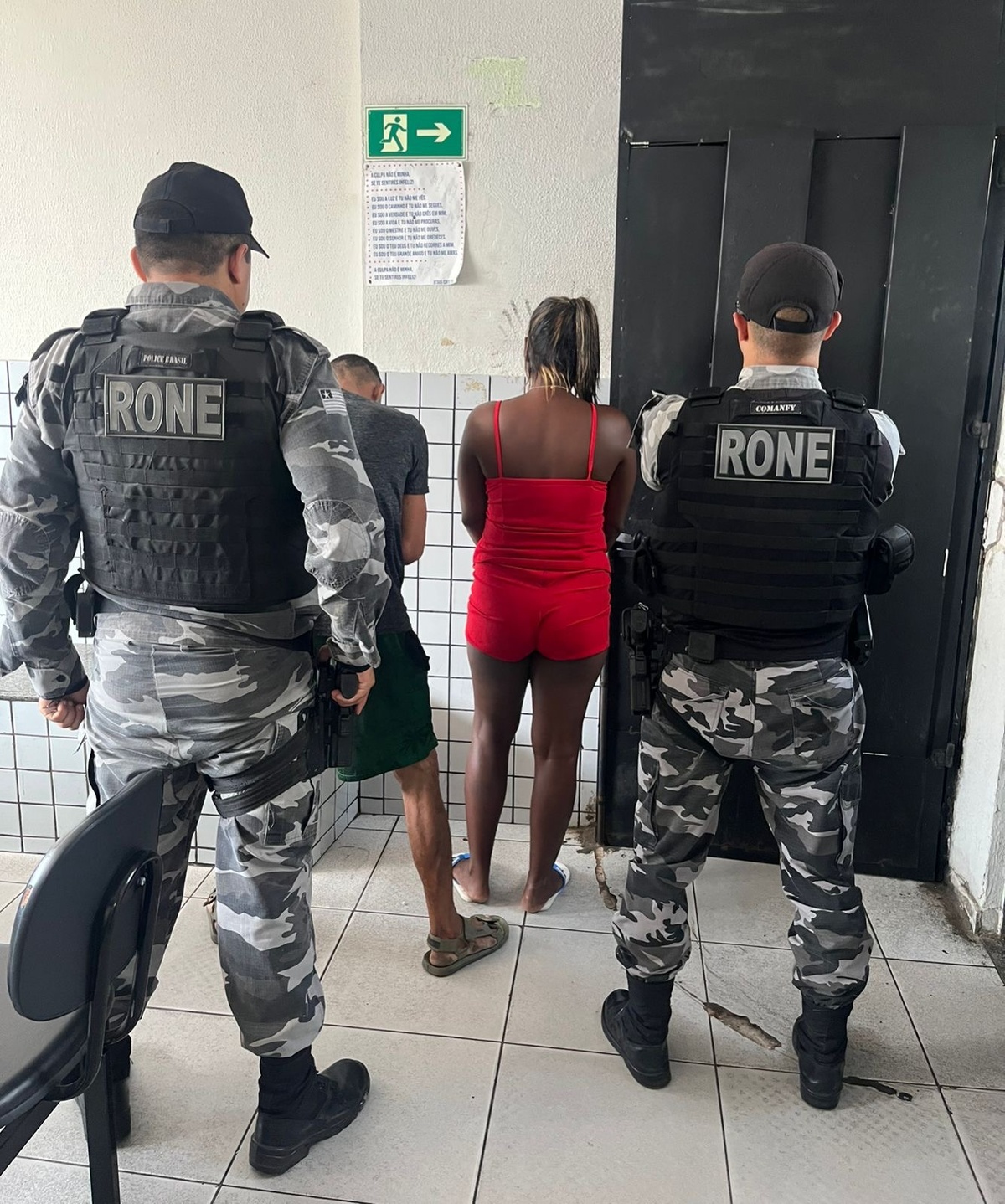 Dupla é presa com drogas, arma e munições na zona Norte de Teresina