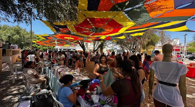 Henry Dantas, Banda Magnólia e Superid Elétrico animam Feira na Praça