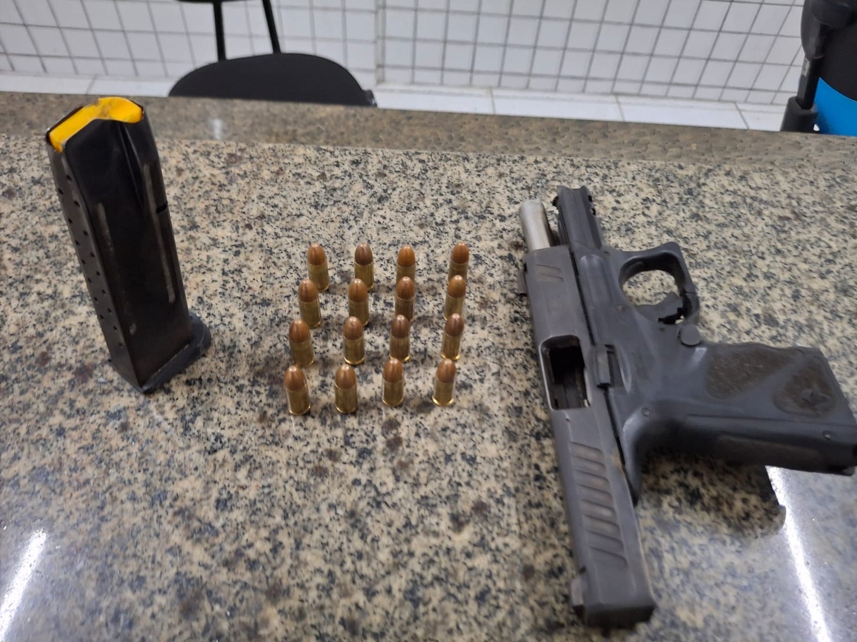 PM apreende pistola 9mm durante rondas no bairro Tatus, em Ilha Grande