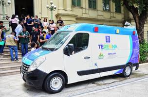 Prefeitura entrega carros adaptados para banho de moradores em situação de rua (Foto: Divulgação)