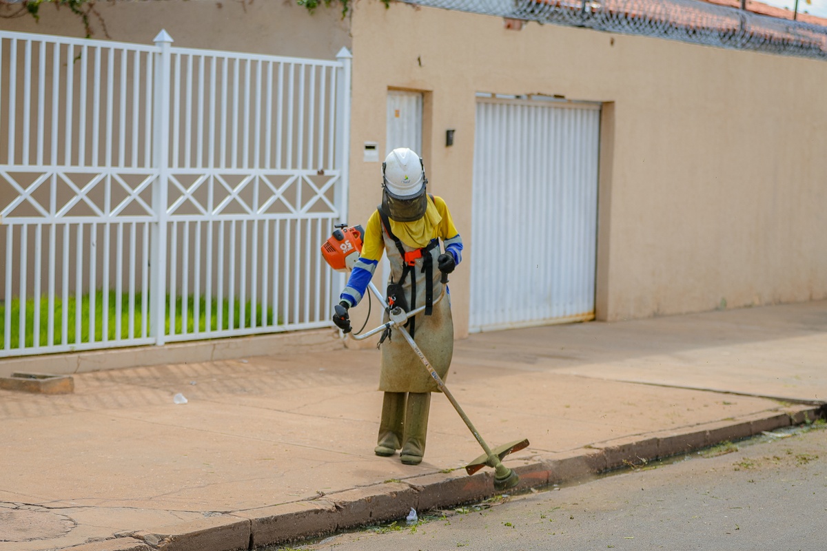 Programa Cidade Limpa intensifica ações de limpeza urbana em bairros de Timon